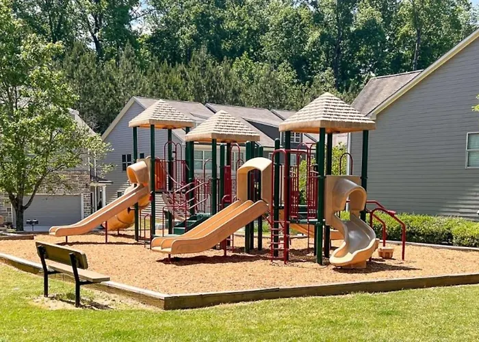 4 - Bed Home With Cali King Bed, 12 Mins To Dtwn Atlanta